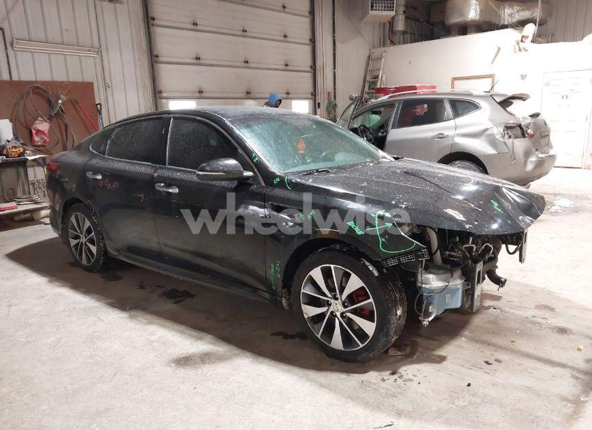 2016 Kia Optima SX TURBO (VIN 5XXGW4L27GG106780) main photo