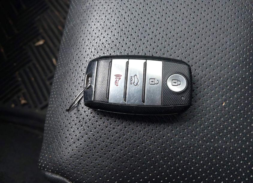 Photo 11 of 2018 Kia Optima SX TURBO (VIN 5XXGW4L27JG240017)