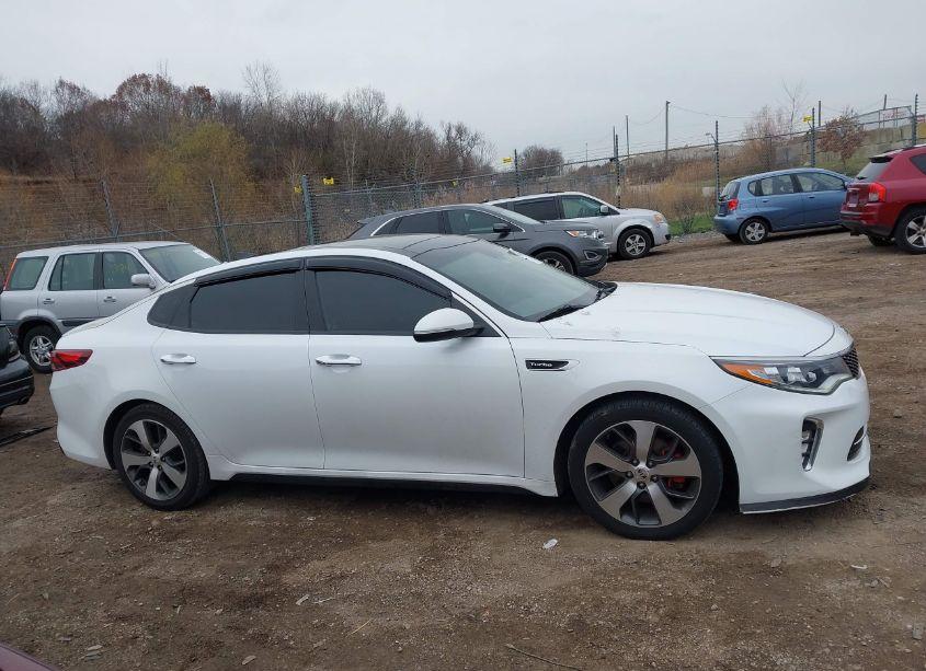 Photo 14 of 2018 Kia Optima SX TURBO (VIN 5XXGW4L27JG240017)