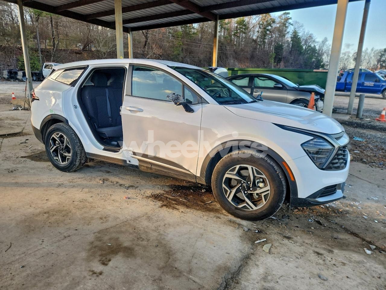 Photo 4 of 2025 KIA SPORTAGE LX (VIN 5XYK23DFXSG311581)