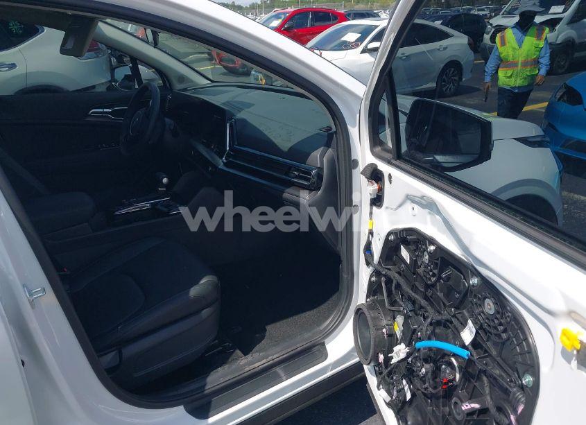 Photo 5 of 2025 Kia Sportage EX (VIN 5XYK33DF2SG311085)