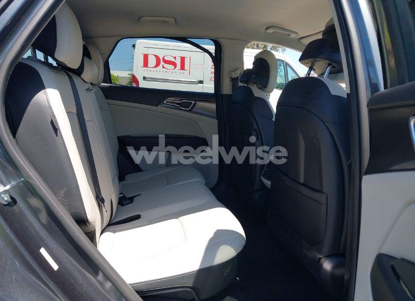 Photo 8 of 2024 Kia Sportage EX (VIN 5XYK33DF4RG161104)