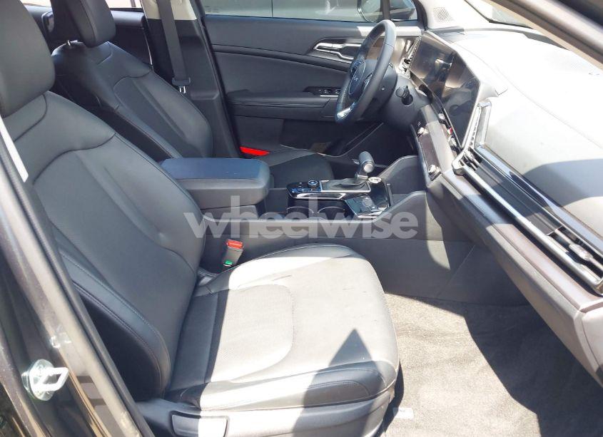 Photo 5 of 2025 Kia Sportage EX (VIN 5XYK33DF4SG235191)