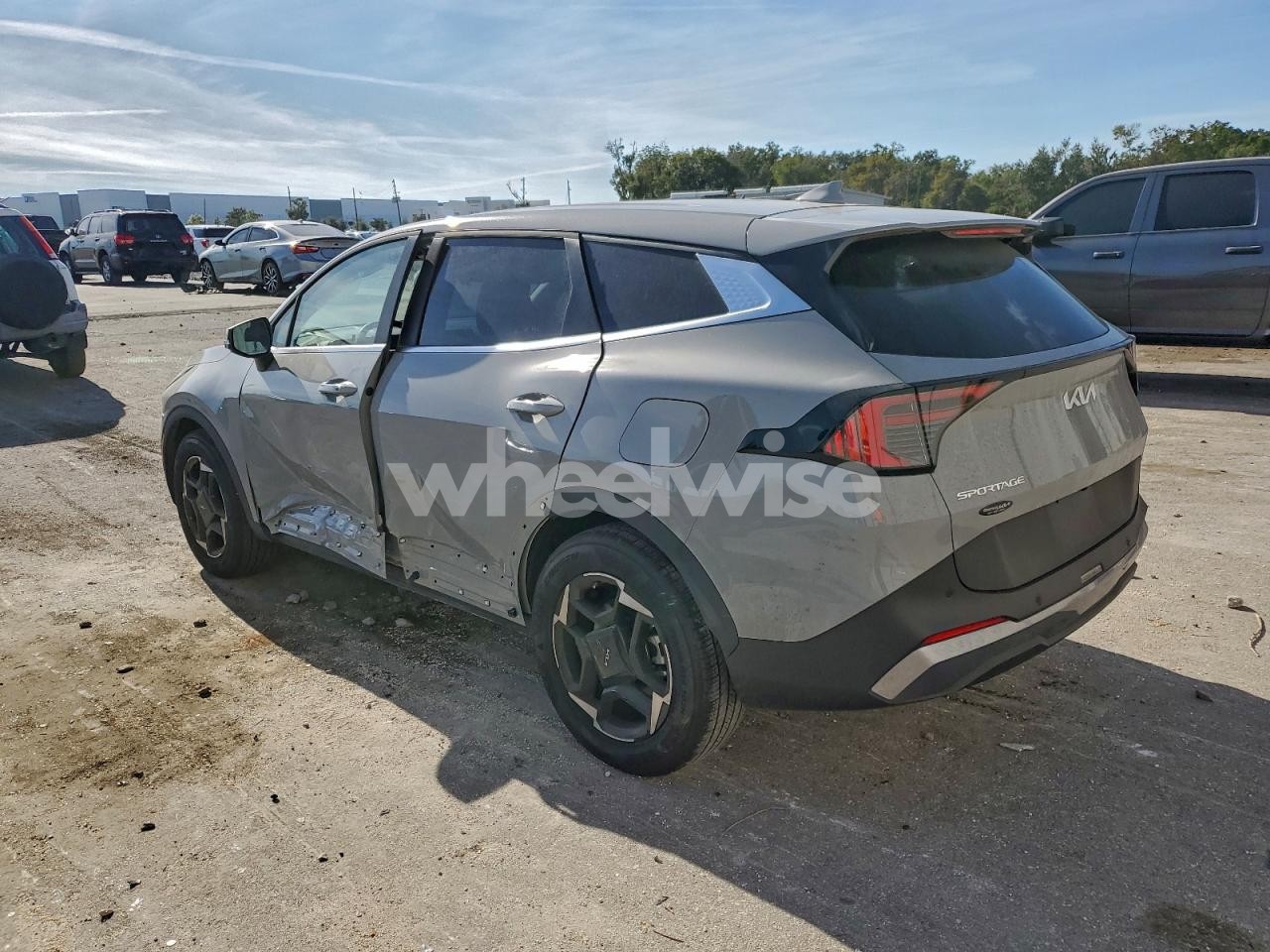 Photo 2 of 2026 KIA SPORTAGE EX (VIN 5XYK33DF6TG369847)