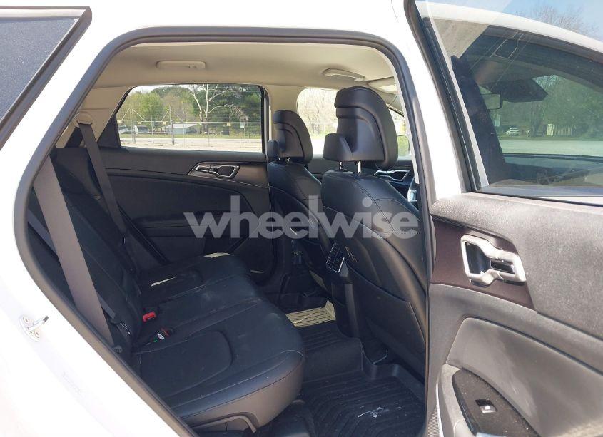 Photo 8 of 2024 Kia Sportage EX (VIN 5XYK33DF8RG220929)