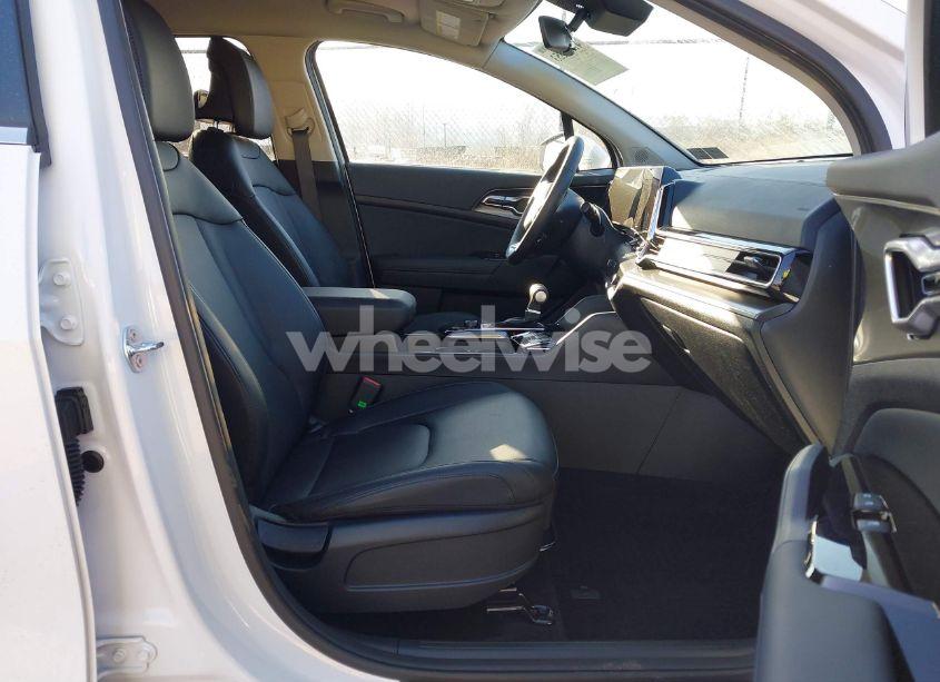Photo 5 of 2025 Kia Sportage EX (VIN 5XYK3CDF4SG246952)