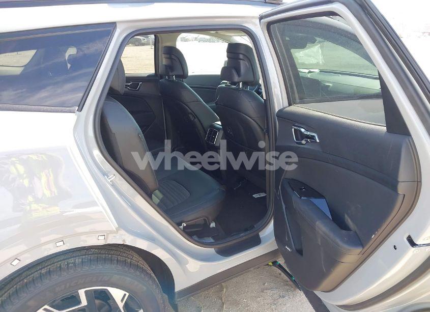 Photo 8 of 2024 Kia Sportage SX-PRESTIGE (VIN 5XYK53DF3RG233940)
