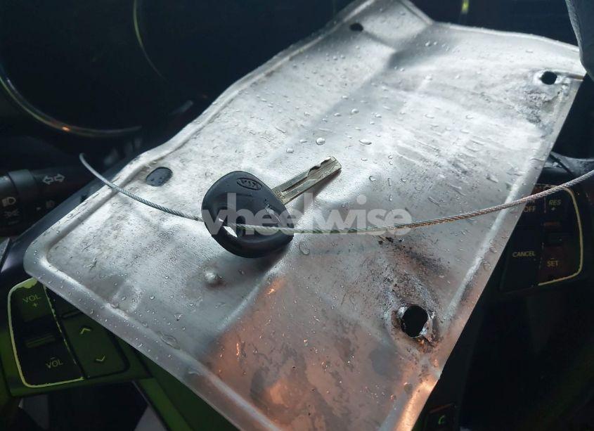 Photo 11 of 2011 Kia Sorento LX (VIN 5XYKT3A10BG004233)