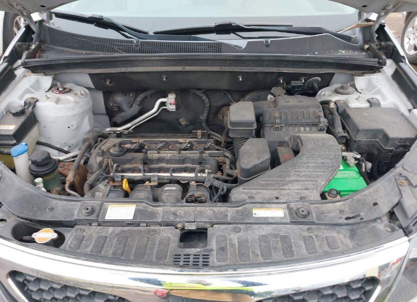 Photo 10 of 2011 Kia Sorento LX (VIN 5XYKT3A10BG034316)