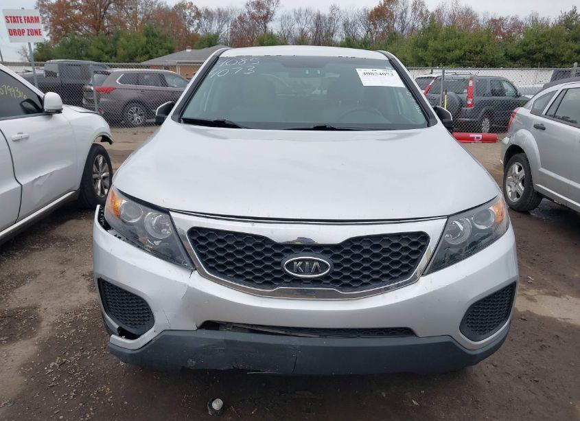 Photo 12 of 2011 Kia Sorento LX (VIN 5XYKT3A10BG034316)