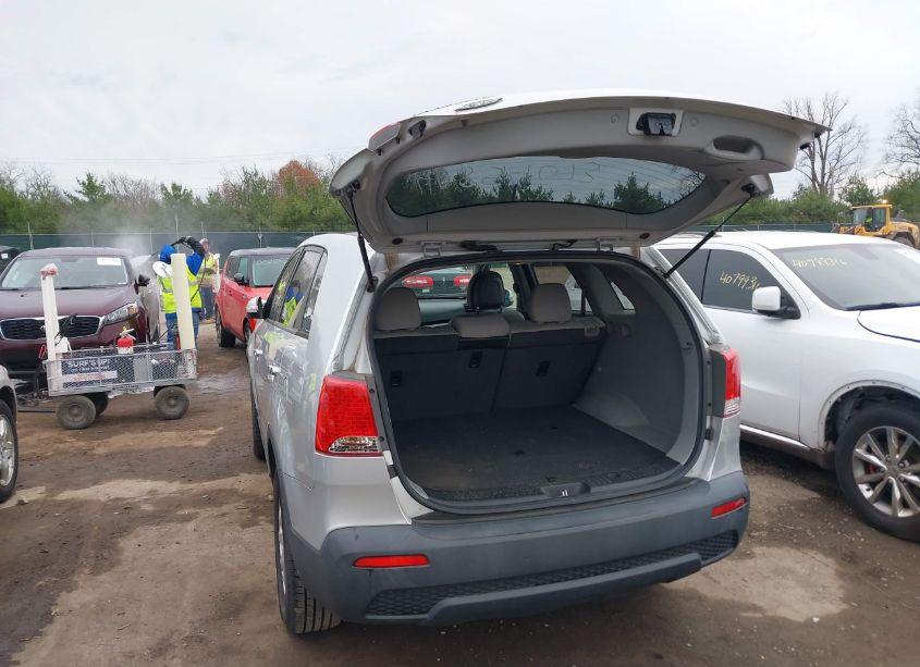 Photo 3 of 2011 Kia Sorento LX (VIN 5XYKT3A10BG034316)