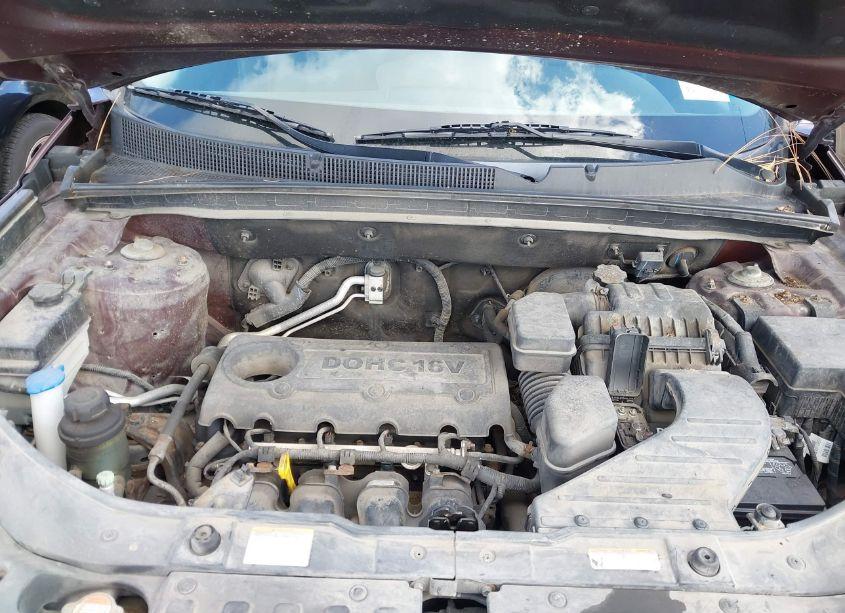 Photo 10 of 2011 Kia Sorento LX (VIN 5XYKT3A10BG076596)