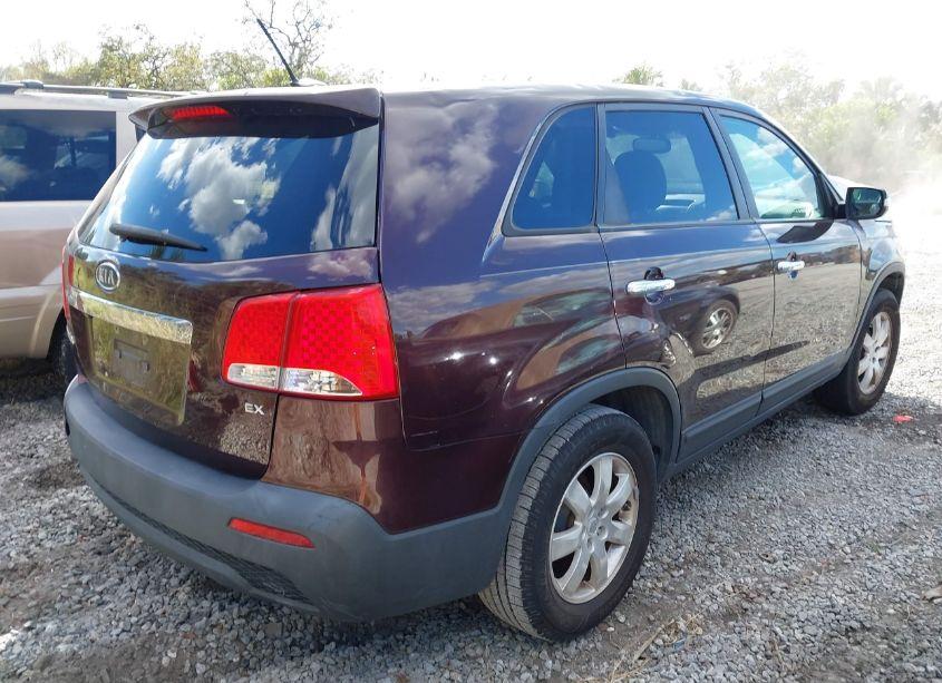 Photo 4 of 2011 Kia Sorento LX (VIN 5XYKT3A10BG076596)