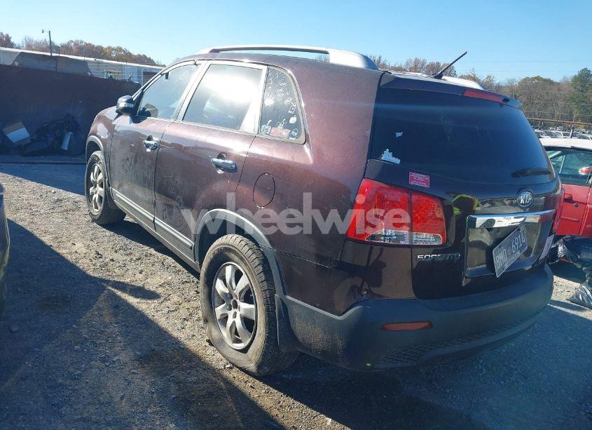 Photo 4 of 2011 Kia Sorento LX (VIN 5XYKT3A10BG091888)