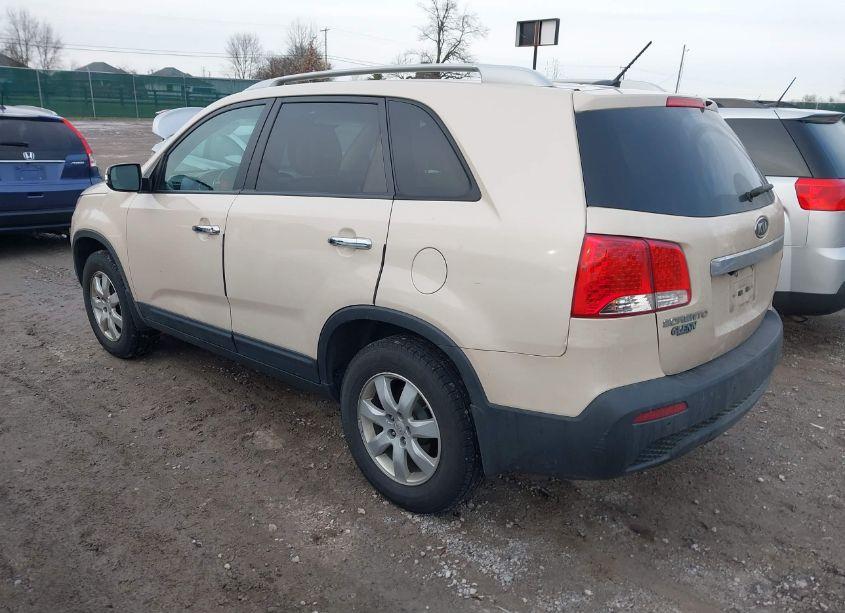 Photo 3 of 2011 Kia Sorento LX (VIN 5XYKT3A10BG105188)