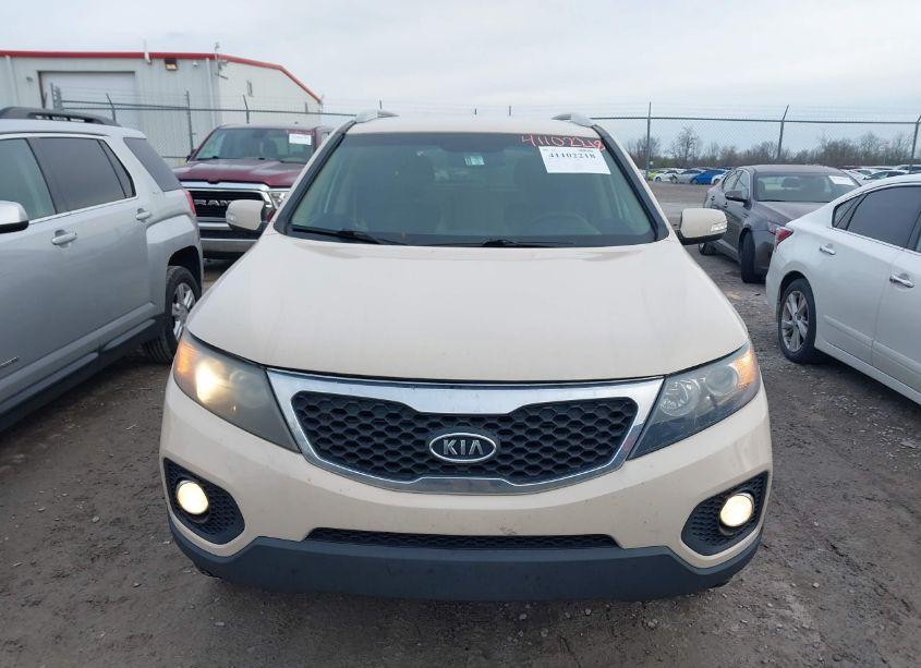 Photo 6 of 2011 Kia Sorento LX (VIN 5XYKT3A10BG105188)