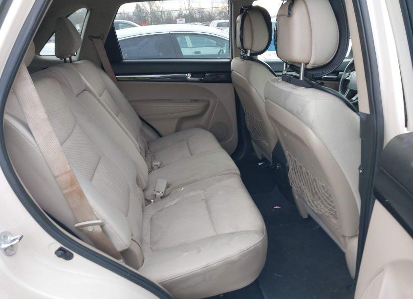Photo 8 of 2011 Kia Sorento LX (VIN 5XYKT3A10BG105188)
