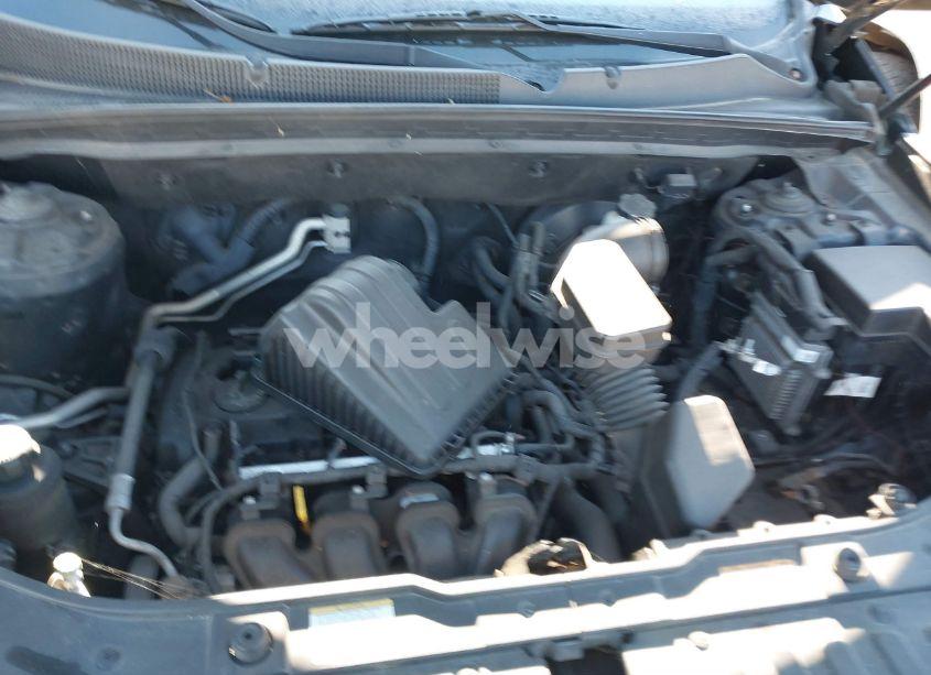 Photo 10 of 2011 Kia Sorento LX (VIN 5XYKT3A10BG124386)