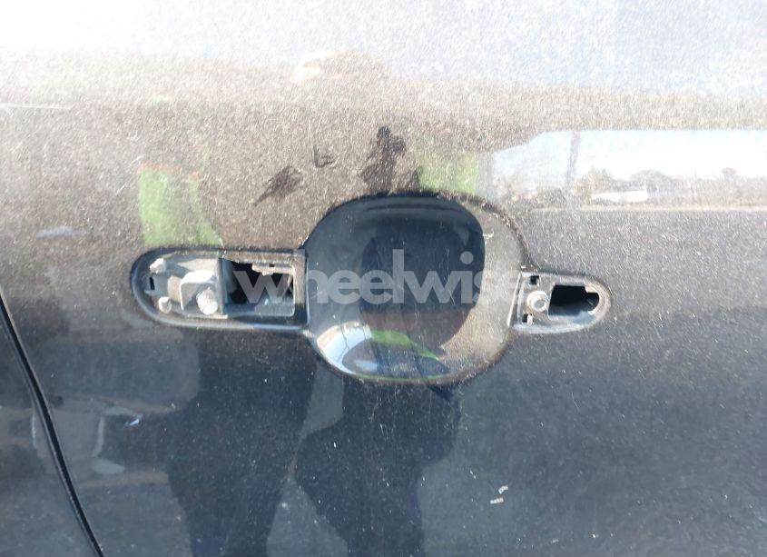 Photo 13 of 2011 Kia Sorento LX (VIN 5XYKT3A10BG124386)