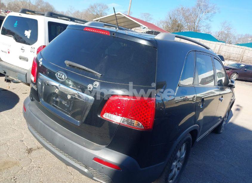 Photo 4 of 2011 Kia Sorento LX (VIN 5XYKT3A10BG124386)