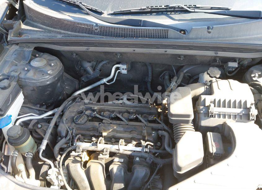 Photo 10 of 2011 Kia Sorento LX (VIN 5XYKT3A10BG133492)