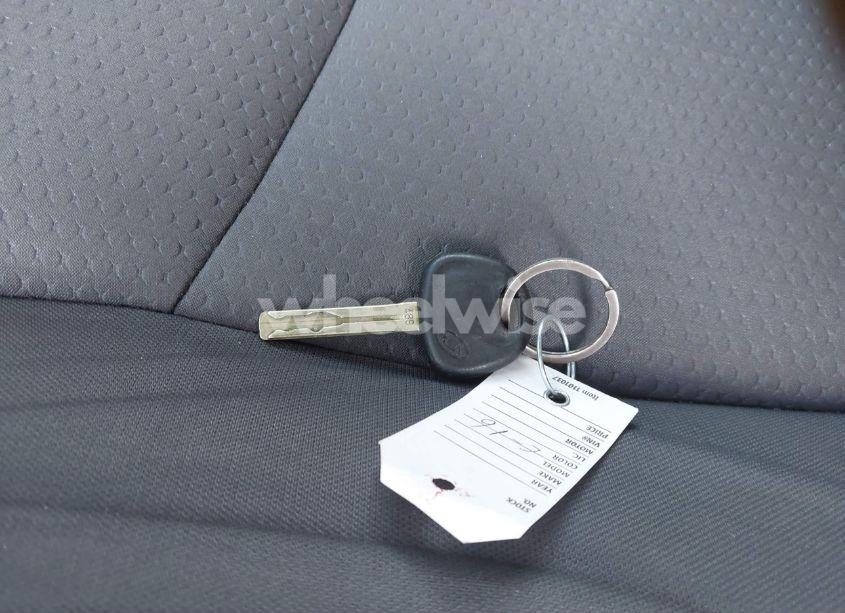 Photo 11 of 2011 Kia Sorento LX (VIN 5XYKT3A10BG133492)