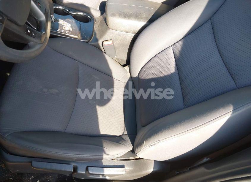 Photo 15 of 2011 Kia Sorento LX (VIN 5XYKT3A10BG133492)