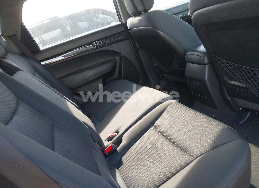 Photo 8 of 2011 Kia Sorento LX (VIN 5XYKT3A10BG133492)