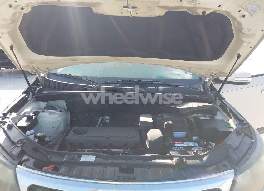 Photo 10 of 2011 Kia Sorento LX (VIN 5XYKT3A10BG153435)