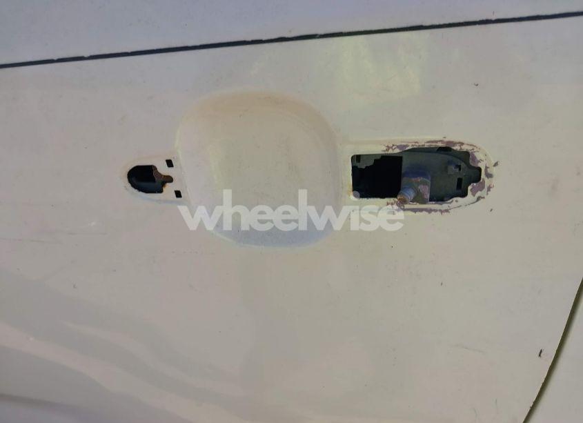 Photo 12 of 2011 Kia Sorento LX (VIN 5XYKT3A10BG153435)