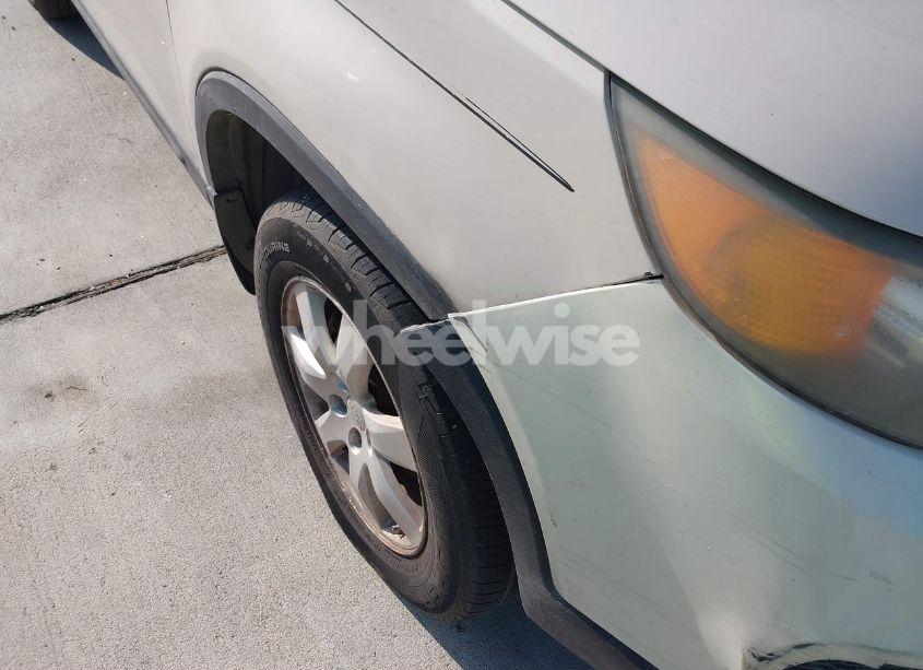 Photo 6 of 2011 Kia Sorento LX (VIN 5XYKT3A10BG153435)