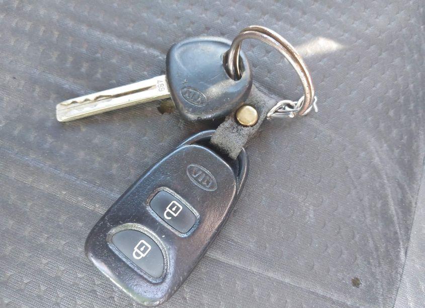 Photo 11 of 2011 Kia Sorento LX (VIN 5XYKT3A10BG176410)