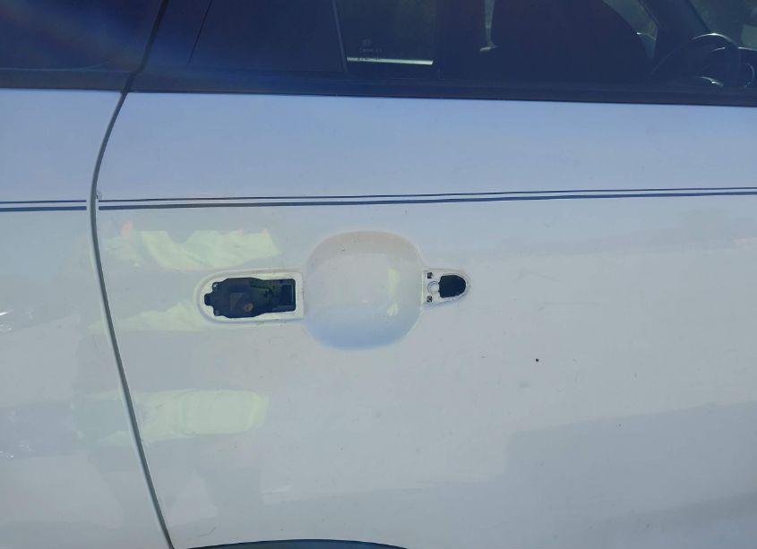 Photo 13 of 2011 Kia Sorento LX (VIN 5XYKT3A10BG176410)