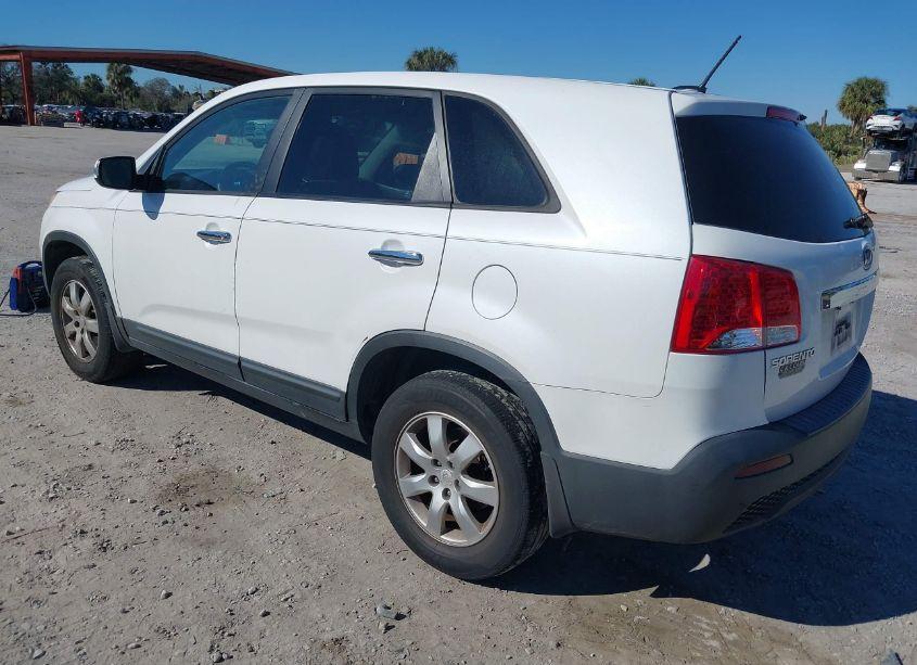 Photo 3 of 2011 Kia Sorento LX (VIN 5XYKT3A10BG176410)