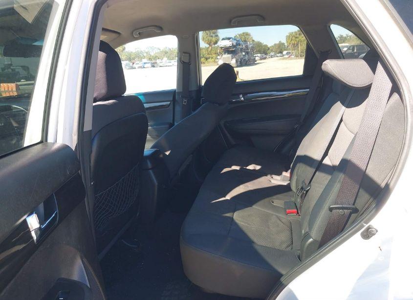 Photo 8 of 2011 Kia Sorento LX (VIN 5XYKT3A10BG176410)