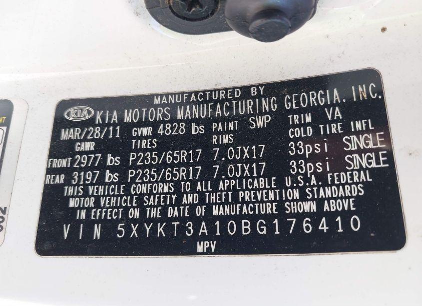 Photo 9 of 2011 Kia Sorento LX (VIN 5XYKT3A10BG176410)