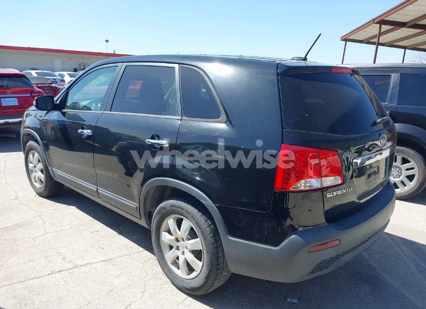 Photo 3 of 2011 Kia Sorento LX (VIN 5XYKT3A10BG181770)