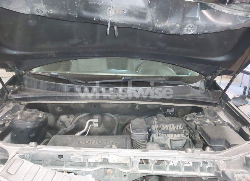 Photo 10 of 2011 Kia Sorento LX (VIN 5XYKT3A10BG182823)