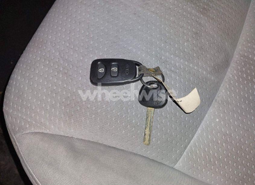 Photo 11 of 2011 Kia Sorento LX (VIN 5XYKT3A10BG182823)