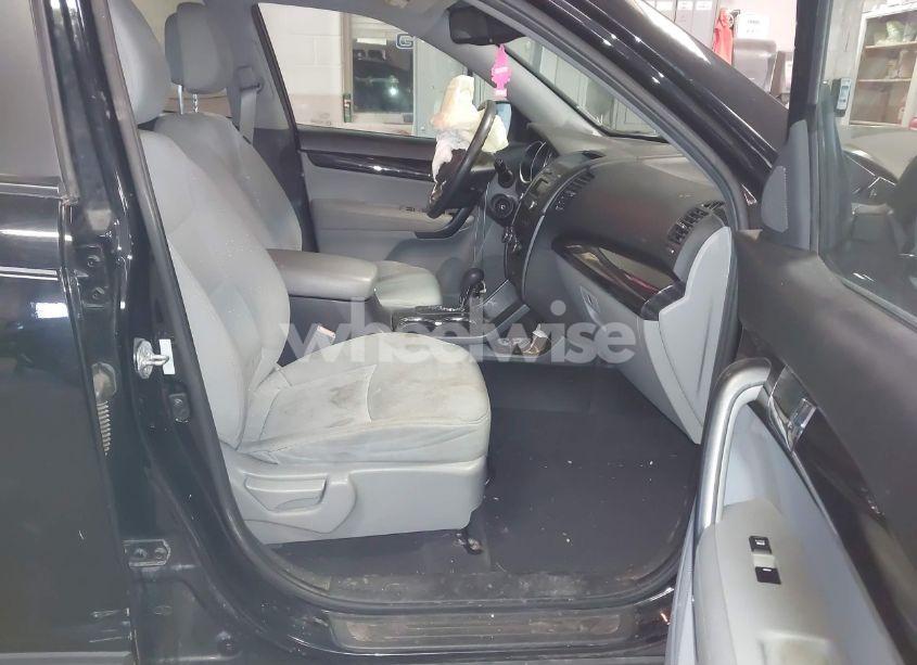 Photo 5 of 2011 Kia Sorento LX (VIN 5XYKT3A10BG182823)
