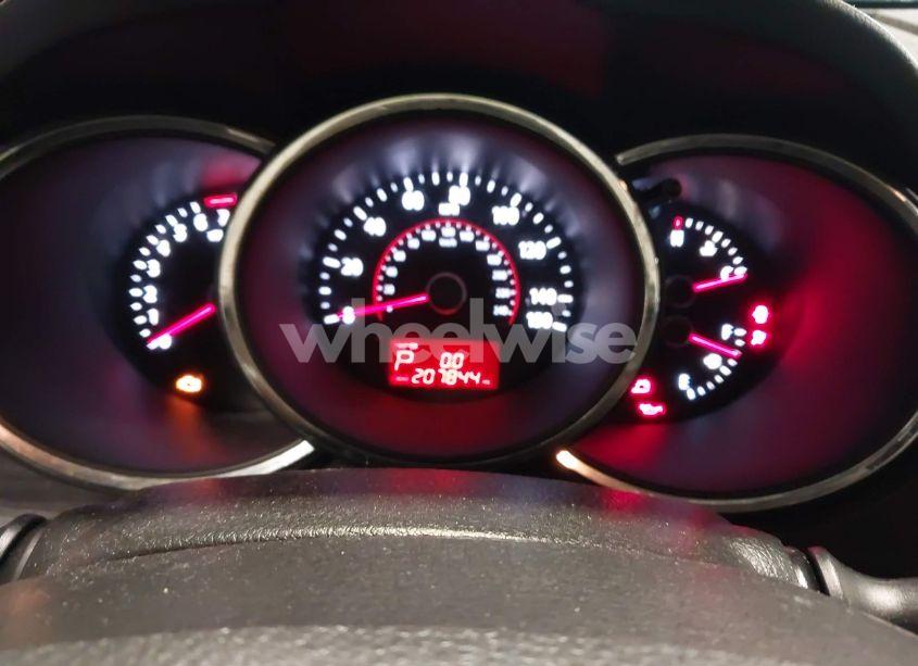 Photo 7 of 2011 Kia Sorento LX (VIN 5XYKT3A10BG182823)