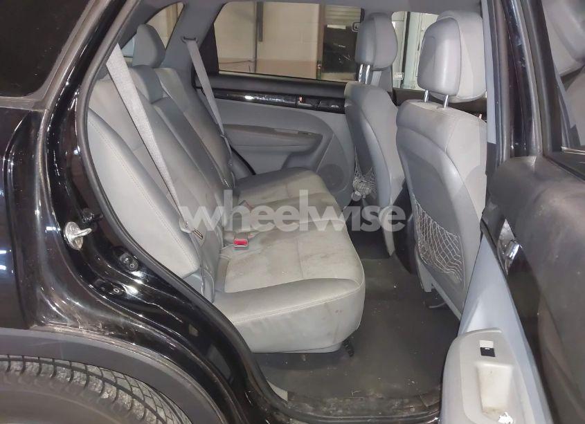 Photo 8 of 2011 Kia Sorento LX (VIN 5XYKT3A10BG182823)