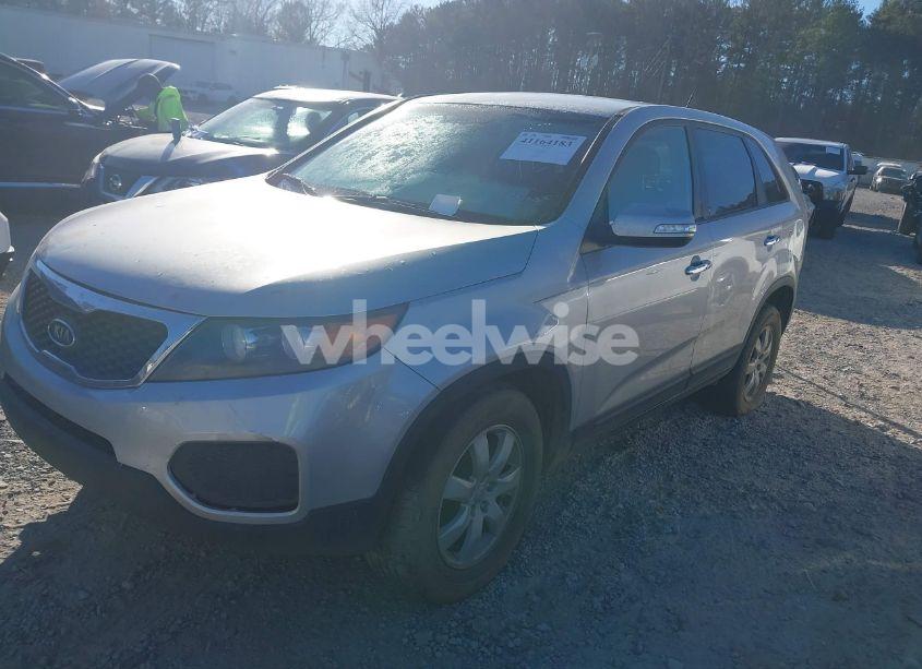 Photo 2 of 2012 Kia Sorento LX (VIN 5XYKT3A10CG272331)