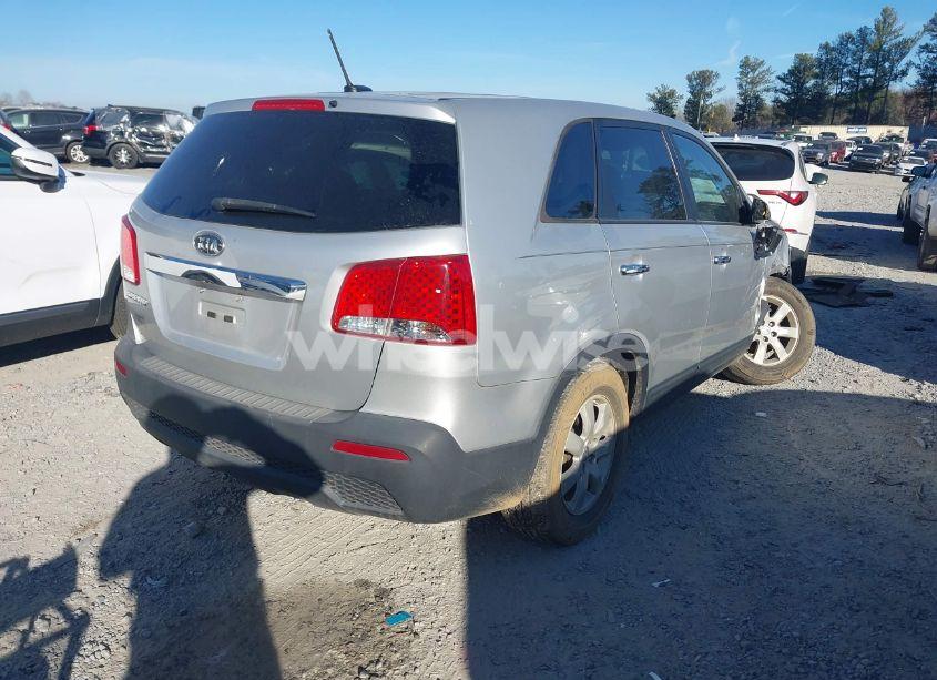 Photo 4 of 2012 Kia Sorento LX (VIN 5XYKT3A10CG272331)