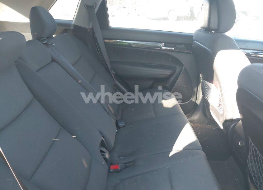 Photo 8 of 2012 Kia Sorento LX (VIN 5XYKT3A10CG272331)