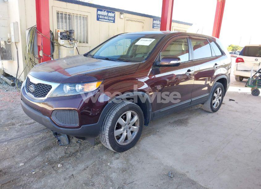 Photo 2 of 2012 Kia Sorento LX (VIN 5XYKT3A10CG274063)