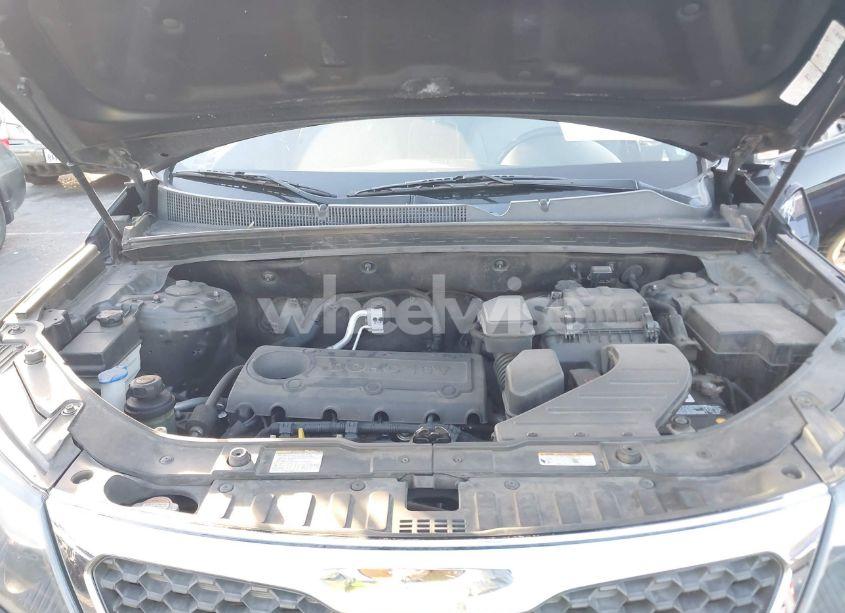 Photo 10 of 2012 Kia Sorento LX (VIN 5XYKT3A10CG284303)