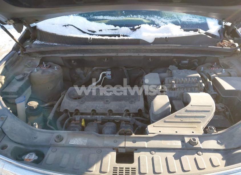 Photo 10 of 2013 Kia Sorento LX (VIN 5XYKT3A10DG413996)