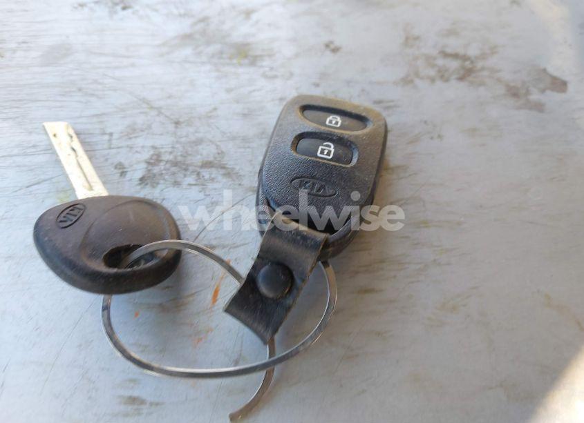 Photo 11 of 2013 Kia Sorento LX (VIN 5XYKT3A10DG413996)