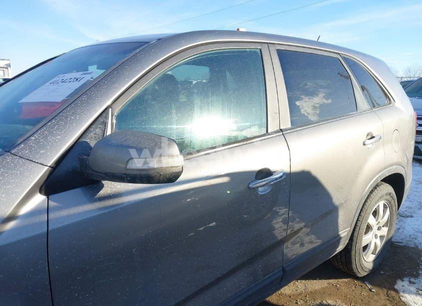 Photo 15 of 2013 Kia Sorento LX (VIN 5XYKT3A10DG413996)